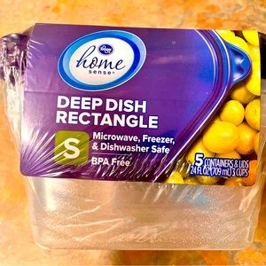 Plastic storage containers